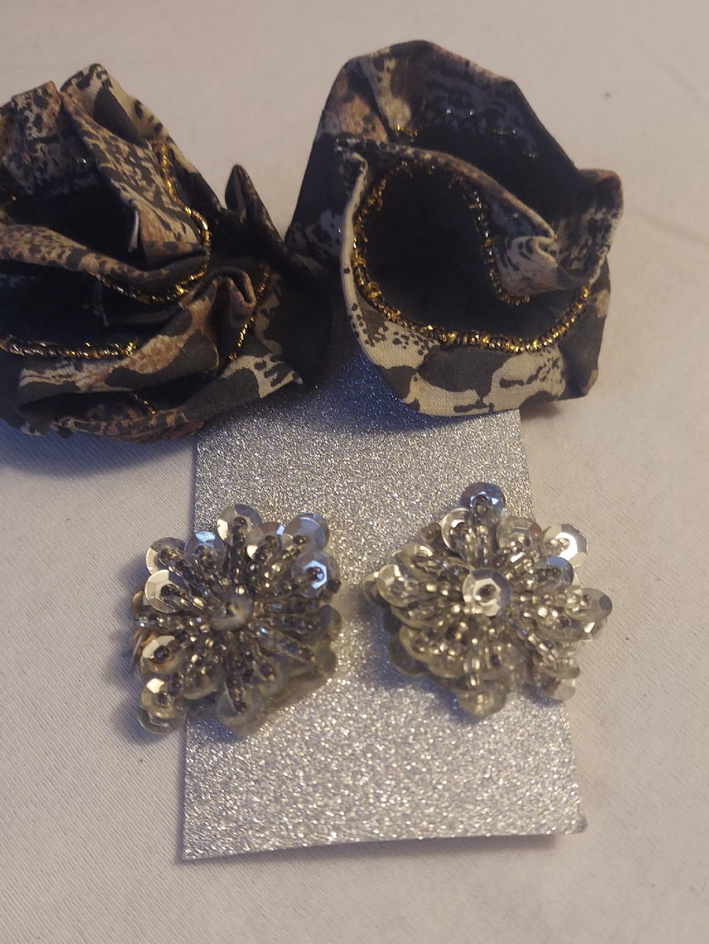 2 Pair Shoe Clips